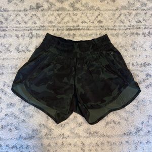 Lululemon track that shorts